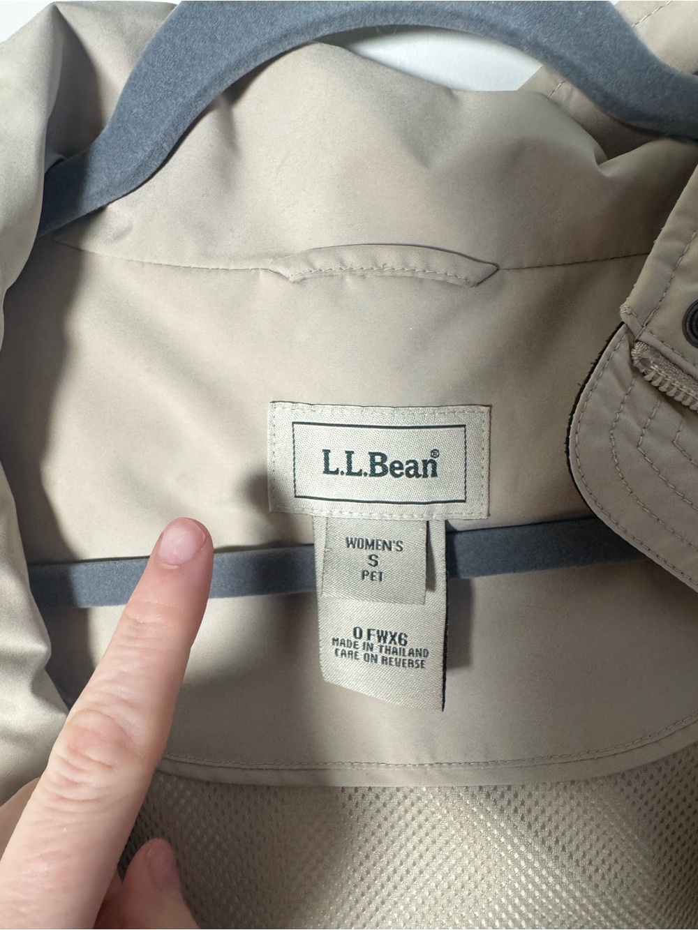 LL BEAN Neutral Tan Heavyweight Rain Coat Zip Up with Removable Hood - Picture 8 of 8